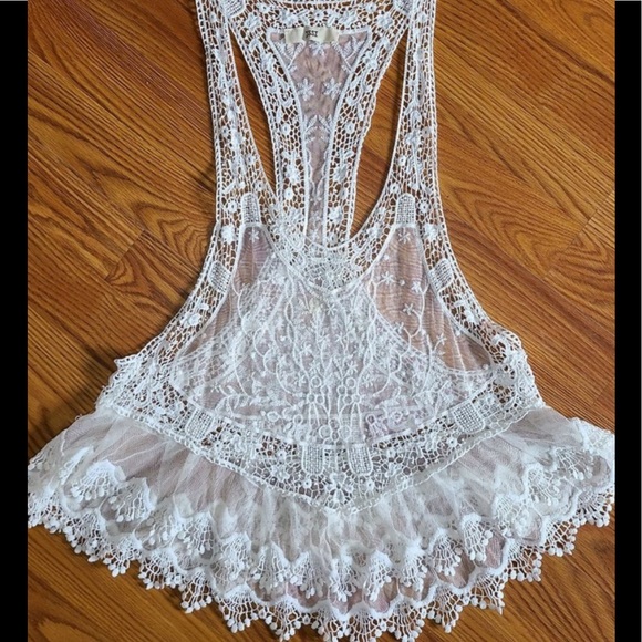 ISSI Off White Crochet Racerback Tank Top Vest Size Medium - Picture 5 of 5